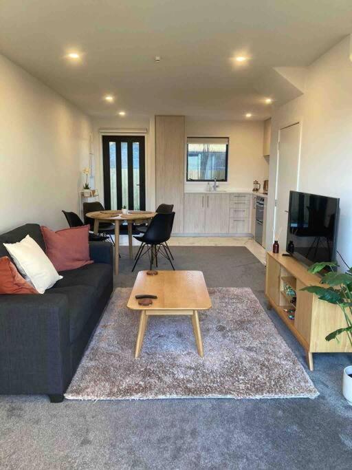 Cheerful 2 Bedroom Townhouse In Addington! Christchurch Exteriör bild